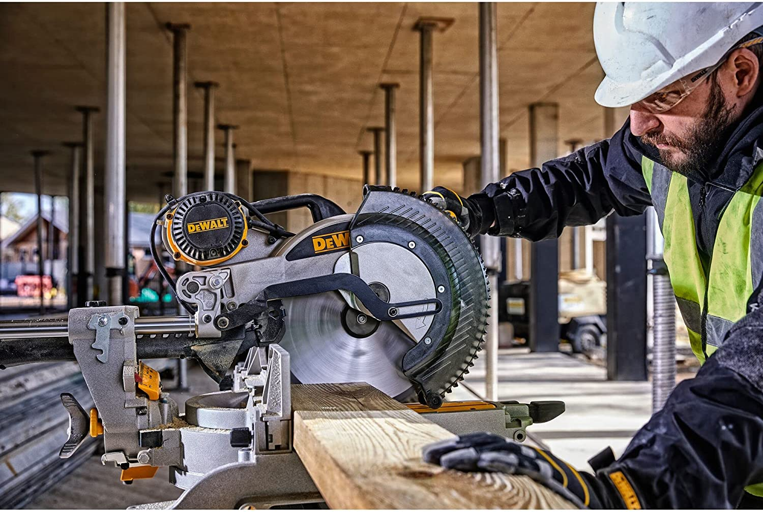 DEWALT Miter Saw, 12 Inch, 15 Amp, 3,800 RPM, Double Bevel Capacity, With Sliding Compound, Corded (DWS780)