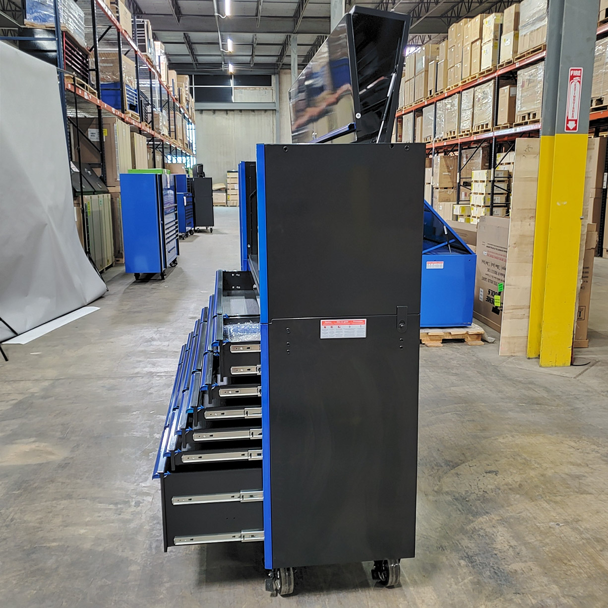 used toolboxScratch & Dent, Extreme Tools DX Series 72 x 21 Triple Bank Roller, Hutch & Side Locker Combo in Black-Blue